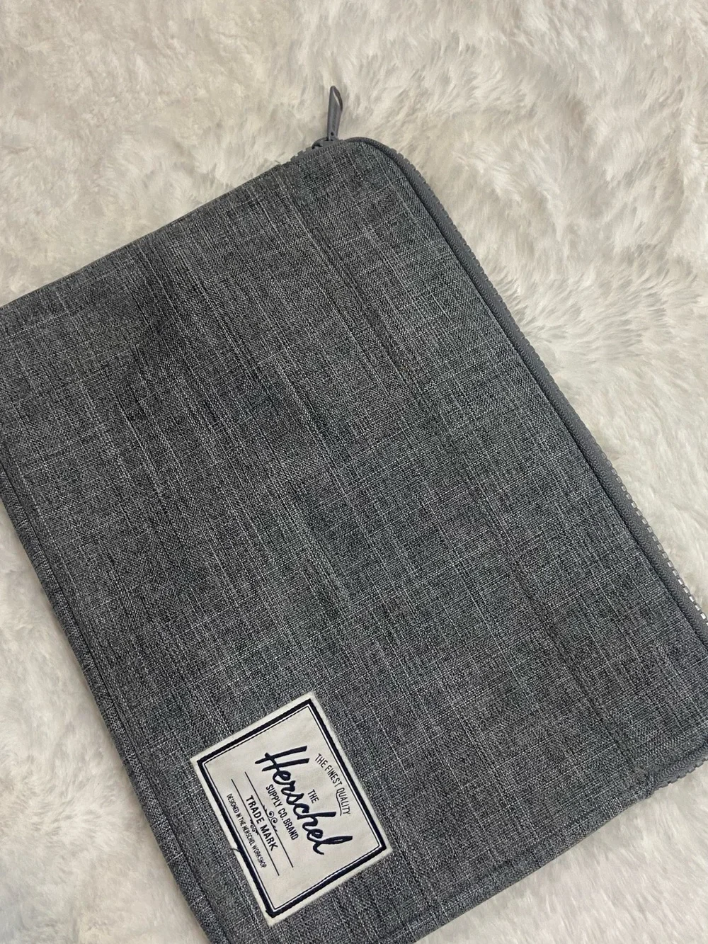 Herschel Supply Company slim laptop